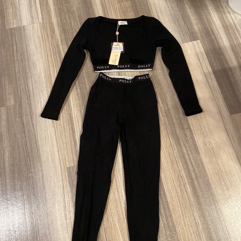Top is brand new- size US 4